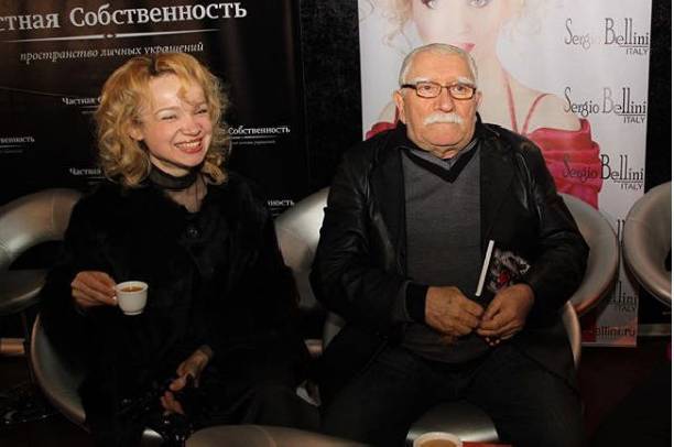 Супруга Армена Джигарханяна предполагает, что в проблемах в семье виноват известный режиссер