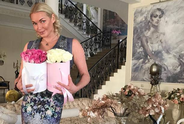 Анастасия Волочкова воссоединилась с экс-супругом на дне рождения дочери