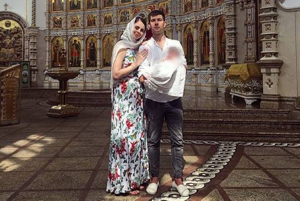 Ольга Рапунцель и Дмитрий Дмитренко отвели дочь в храм