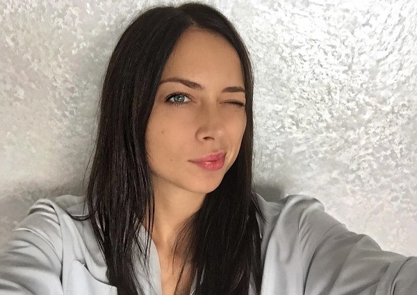 Настасья Самбурская повторила образ экс-участницы телепроекта «Дом-2» Нелли Ермолаевой 