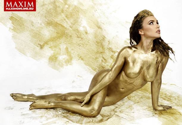 Ольга Серябкина опубликовала неизвестное фото из своей эротической фотосессии Золото на серебре