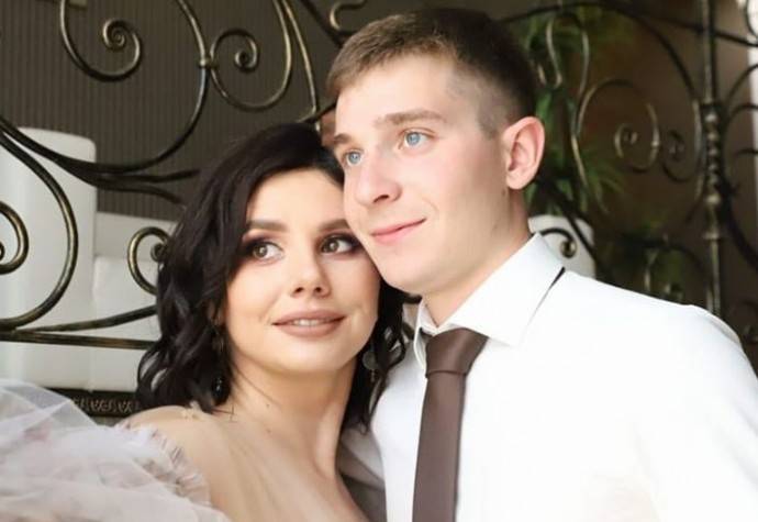 Беременная блогер Марина Балмашева вышла замуж за 20-летнего пасынка