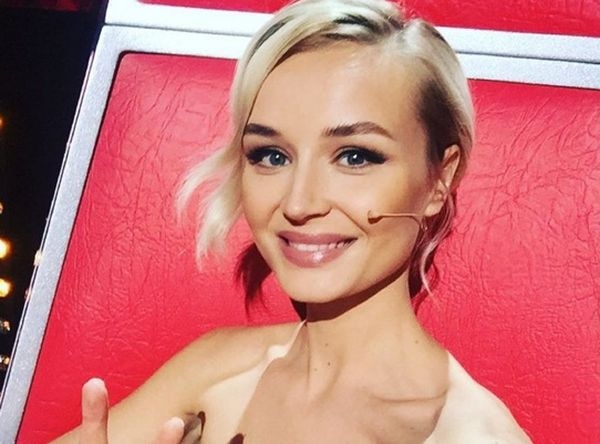 Полина Гагарина стала "Женщиной года 2015" по версии журнала GLAMOUR Полина Гагарина стала "Женщиной года 2015" по версии журнала GLAMOUR