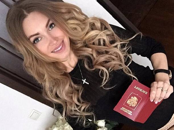Евгения Феофилактова намекнула на скорую свадьбу Евгения Феофилактова намекнула на скорую свадьбу