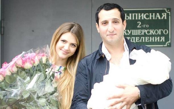 Арарат Кещян принимает поздравления в связи с рождением второго ребенка