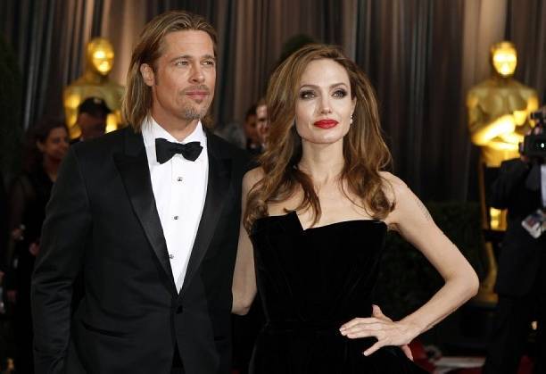Накануне развода Анджелину Джоли уличили в романе с арабским шейхом, а Брэд Питт окончательно отказался от женщин