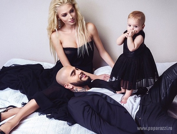 Тимати выложил первую семейную фотосессию с женой Аленой Шишковой и дочкой Алисой