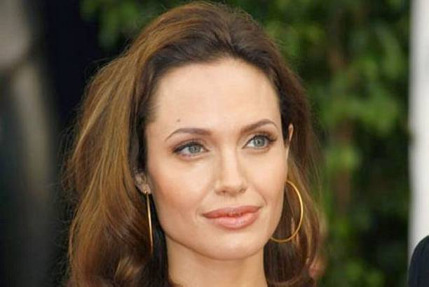 Анджелина Джоли испытывает серьезные проблемы со здоровьем после расставания с Брэдом Питтом