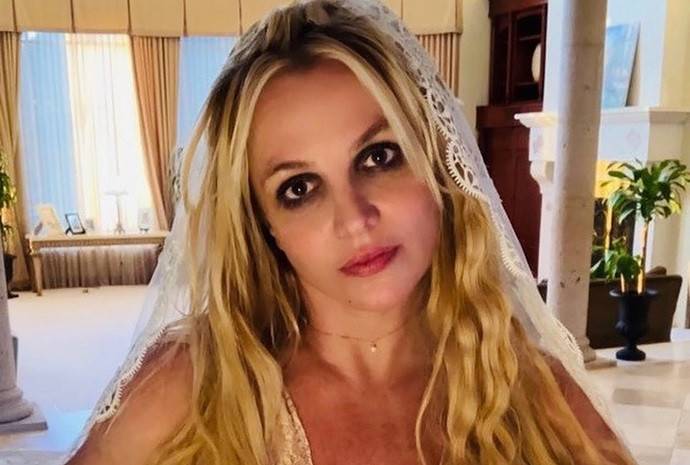«Я молюсь, чтобы кто-нибудь заговорил об этом»: бывший муж Бритни Спирс рассказал, что она снова принимает наркотики