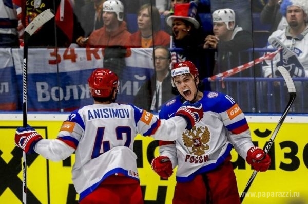 Сборная России по хоккею обыграла команду США со счетом 4:0 а российские звезды поздравили спортсменов