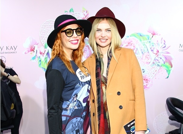 Анастасия Стоцкая и Елена Кулецкая - дамы в шляпках на Mercedes-Benz Fashion Week Russia