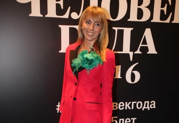 Светлана Бондарчук стала главной нарушительницей на церемонии GQ и устроила фотосессию в туалете