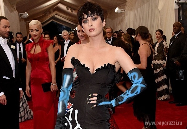  , ,      -10    Met Gala 2015