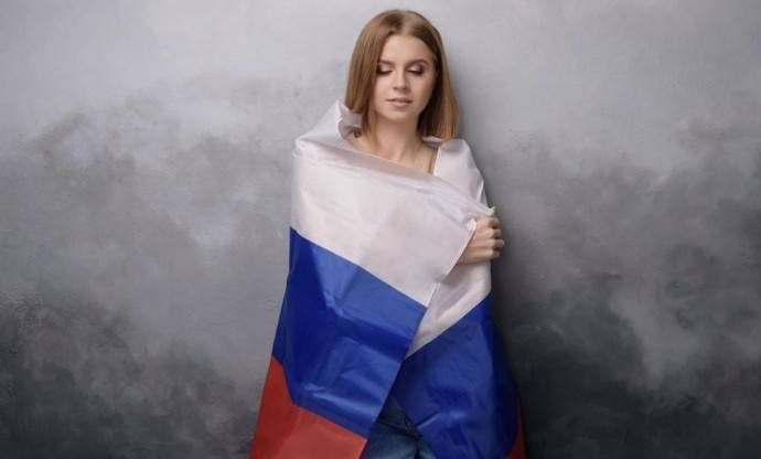 Трек Надежды Гуськовой "Россия" был зверски удалён из Instagram*
