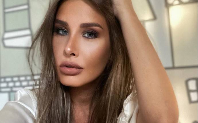  рейтинг кэти топурия сделала фото обручальным кольцом сабо 