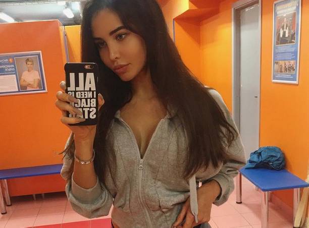 Анастасия Решетова показала фанатам грудь Анастасия Решетова показала фанатам грудь