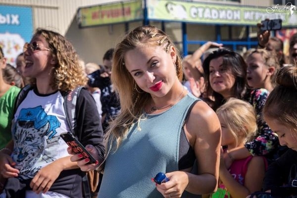 Беременная звезда тверка из Новосибирска Елена Яткина не стала влезать в конфликт