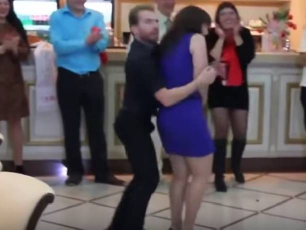 Русский турист показал всем как нужно танцевать (видео)