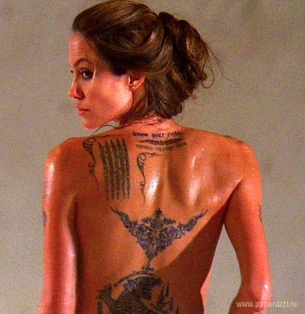Анджелина Джоли сделала новую татуировку на руке