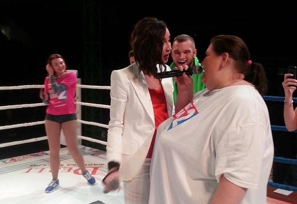 Работу Ольги Бузовой на бойцовском турнире в качестве ведущей, зрители назвали жестью