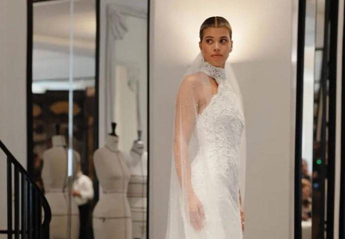 «Я почувствовала себя принцессой»: 24-летняя дочь музыканта Лайонела Ричи София вышла замуж, сменив три платья Chanel 