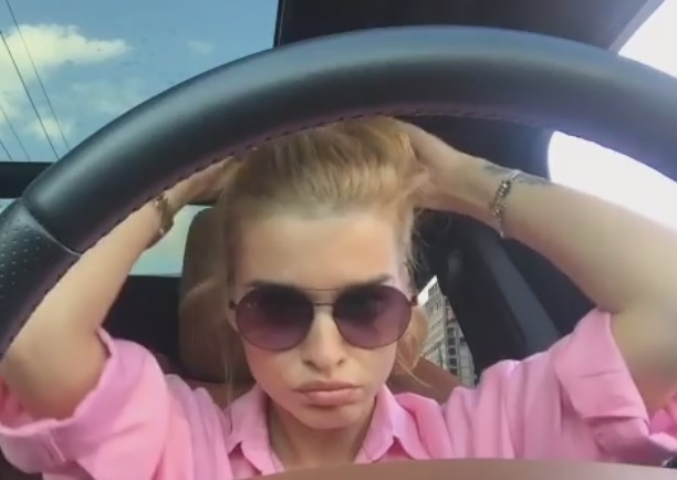 Подписчики высмеяли внешний вид и живое пение Ксении Бородиной (видео) Подписчики высмеяли внешний вид и живое пение Ксении Бородиной (видео)
