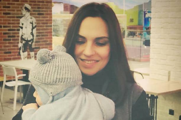 Надя Ручка поделилась милым снимком супруга с новорожденным сыном