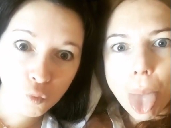 Наталия Подольская рассмешила фанатов видео с сестрой, где они корчат рожицы