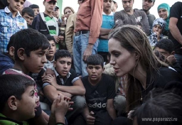 Посол доброй воли актриса Анджелина Джоли навестила беженцев в Иордании