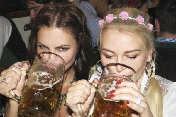 Елена Галицына отведала пива и острых ощущений на Октоберфест 2016