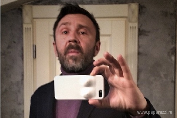 Сергей Шнуров фотографирует любимую в ванной Сергей Шнуров фотографирует любимую в ванной