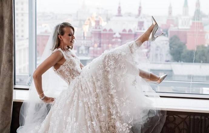 Развратные танцы Ксении Собчак на свадьбе стали гвоздем программы