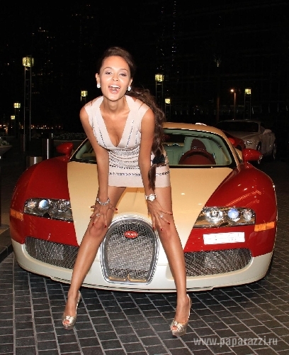 Арабский поклонник подарил Анне Калашниковой Bugatti