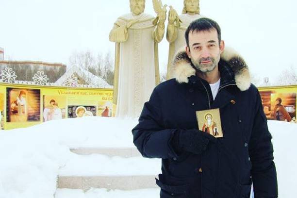 Дмитрий Певцов винит себя в том, что долгое время не признавал сына