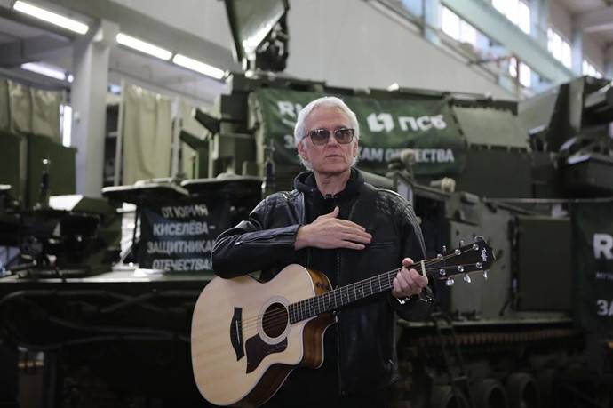 Александр Маршал дал концерт на оборонном заводе