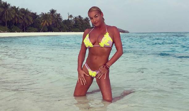 Анастасия Волочкова вновь порадовала жителей Мальдив голой грудью