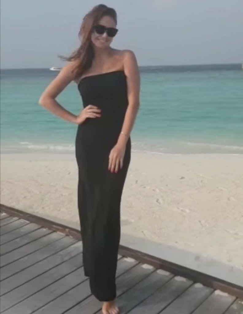 Ляйсан Утяшева третья беременность пляж чёрное платье 2019 
