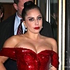 Надев на себя пакет, Леди Гага отправилась с мужем в ресторан