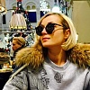 Полина Гагарина опубликовала снимок без макияжа и в мужской рубашке