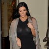 Беременная Ким Кардашян не перестает носить огромную шпильку