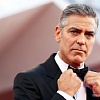 Папарацци подловили Джорджа Клуни, целующегося с блондинкой