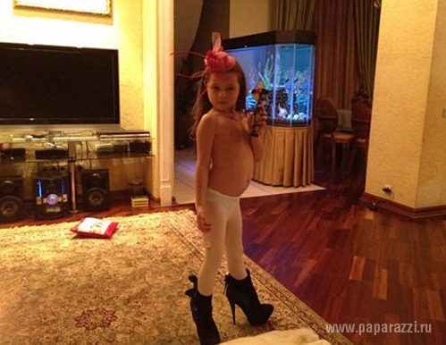 Анастасия Волочкова выложила в Интернет фото голой дочери