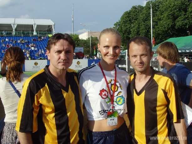 Мисс Европа Светлана Королева вдохновляет сборную России по футболу на победы