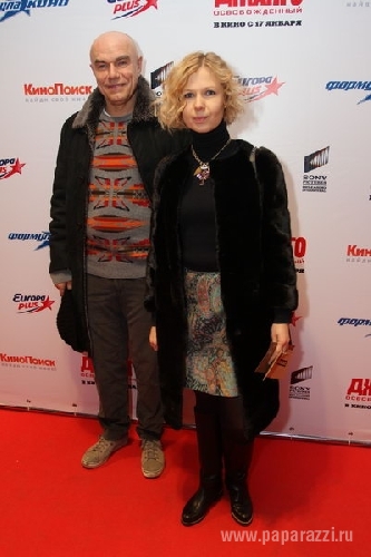 Николай Расторгуев привел сына на премьеру фильма «Джанго освобожденный»