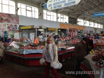 Анастасия Волочкова вместе с новым возлюбленным прогулялась по рынку