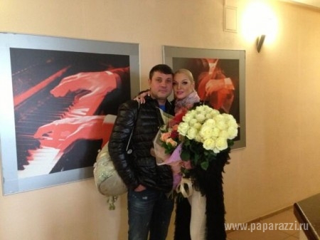 Анастасия Волочкова выложила в сеть новые фото со своим возлюбленным