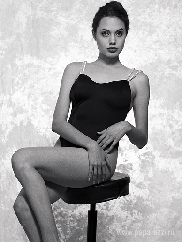 В сеть попали сенсационные фото 16-летней Анджелины Джоли 