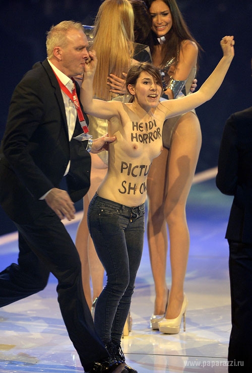 Активистки Femen напали на Хайди Клум