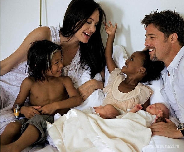 У Анджелины Джоли и Бреда Питта в ближайшее время появятся еще двое детей