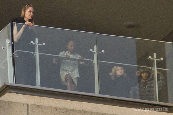 Анджелина Джоли сводила детей в океанариум